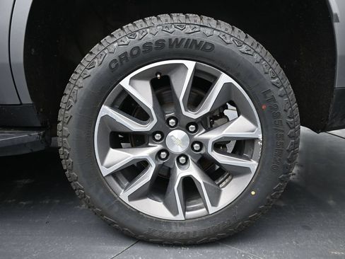 Used 2023 Chevrolet Tahoe LT w/ LT Signature Plus Package AWD/4WD image 3
