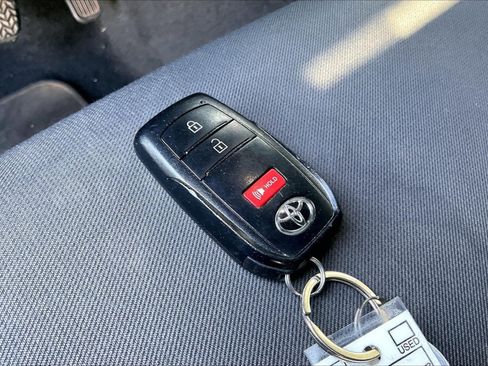 Used 2024 Toyota Tacoma SR5 AWD/4WD image 11