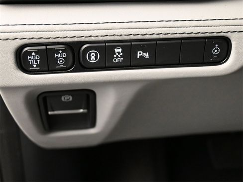 Used 2023 Acura MDX SH-AWD w/ Advance Package image 7