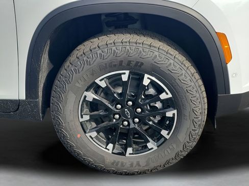 New 2026 Chevrolet Traverse Z71 w/ Enhanced Driving Package AWD/4WD image 20
