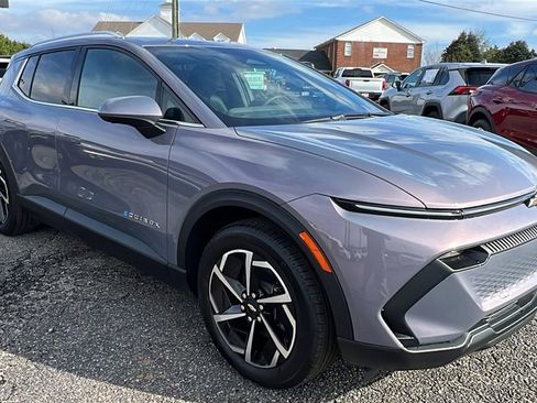 New 2026 Chevrolet Equinox EV LT image 3