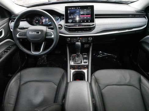 Used 2022 Jeep Compass Latitude image 10