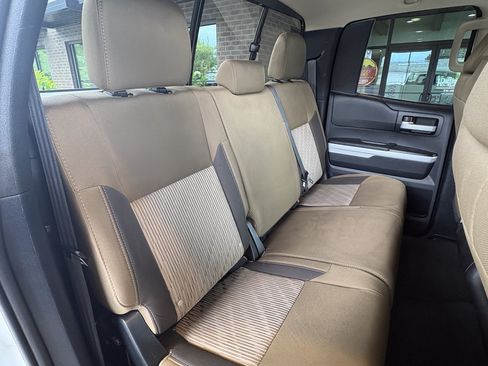 Used 2015 Toyota Tundra SR5 w/ SR5 Upgrade Package AWD/4WD image 29