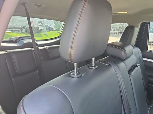 Used 2018 Toyota Highlander XLE w/ Protection Package #3 AWD/4WD image 36