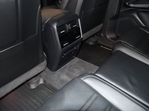 Used 2023 Porsche Cayenne Coupe w/ Towing Package w/o Tow Ball AWD/4WD image 60