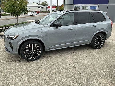 New 2026 Volvo XC90 T8 Ultra w/ Lounge Package AWD/4WD image 11