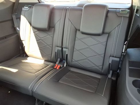 New 2026 Volkswagen Atlas SE image 12