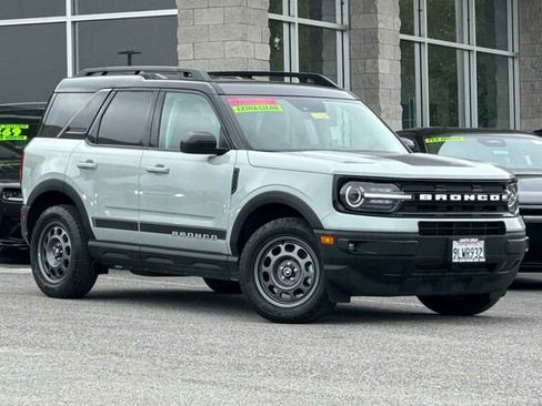 Used 2023 Ford Bronco Sport Outer Banks image 2