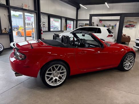 Used 2006 MAZDA MX-5 Miata Grand Touring RWD image 17