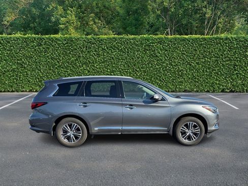 Used 2017 INFINITI QX60 Luxe w/ Premium Plus Package image 2