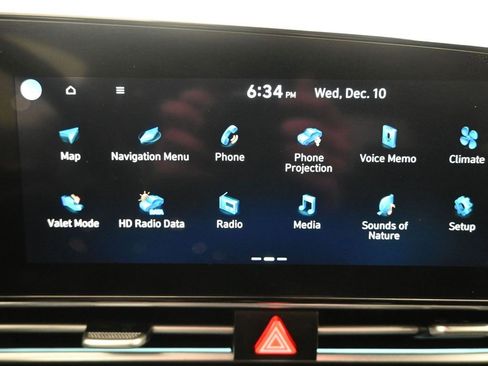 Used 2022 Hyundai Elantra Limited image 13