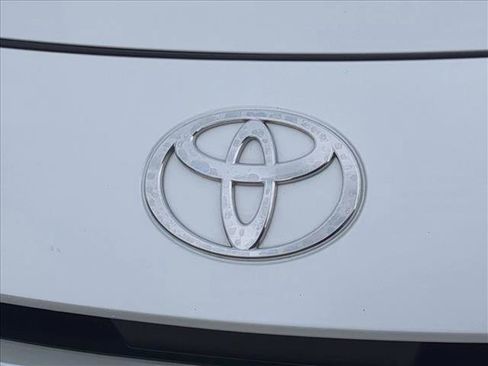 Used 2025 Toyota Prius LE image 28