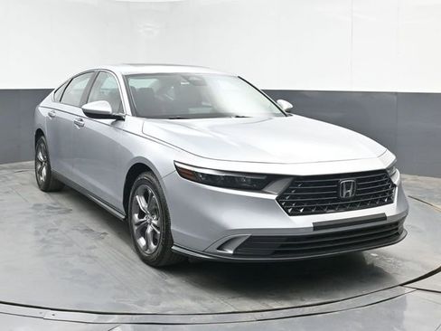 Used 2024 Honda Accord EX image 2