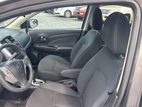 Used 2015 Nissan Versa SV FWD image 16