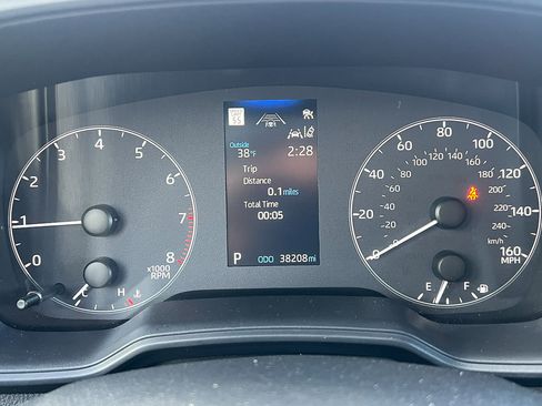 Used 2024 Toyota Corolla LE image 14