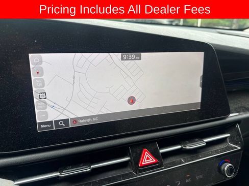 Used 2024 Kia Niro EX FWD image 4
