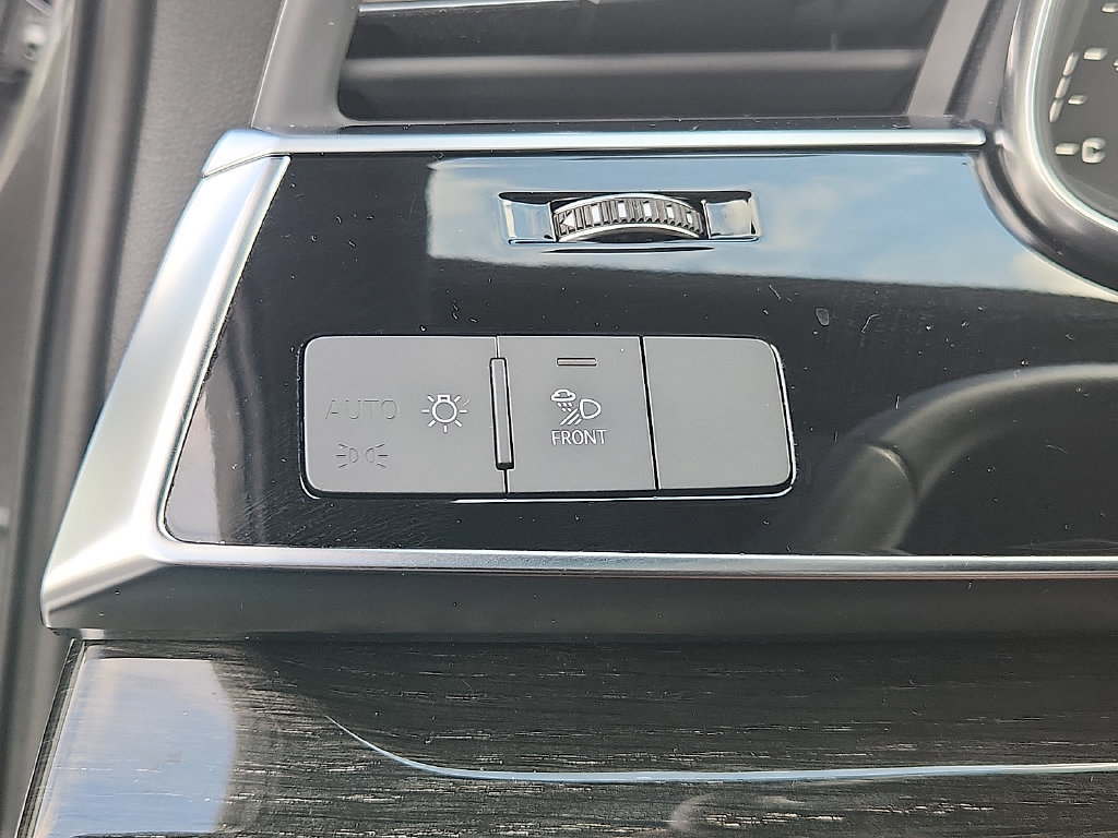 Used 2023 Audi Q7 3.0T Premium Plus AWD/4WD image 23