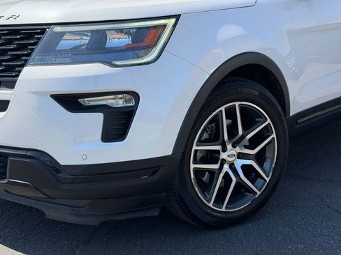 Used 2018 Ford Explorer Sport image 5
