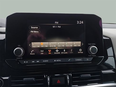 Used 2024 Nissan Pathfinder SV w/ Black Appearance Package image 17