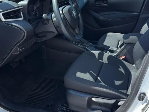 Used 2025 Toyota Corolla LE image 6
