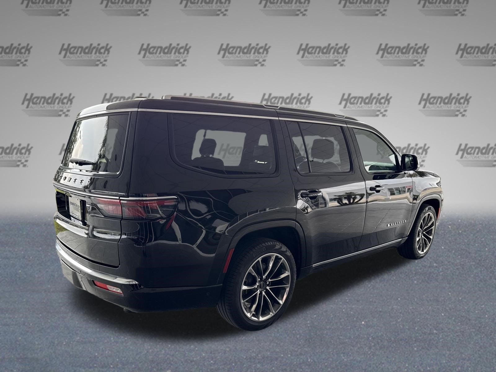 Used 2025 Jeep Wagoneer Series III w/ Premium Group I AWD/4WD image 9