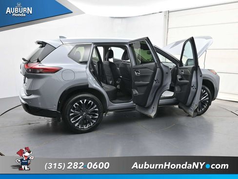 Used 2024 Nissan Rogue Platinum w/ Platinum Premium Package AWD/4WD image 41