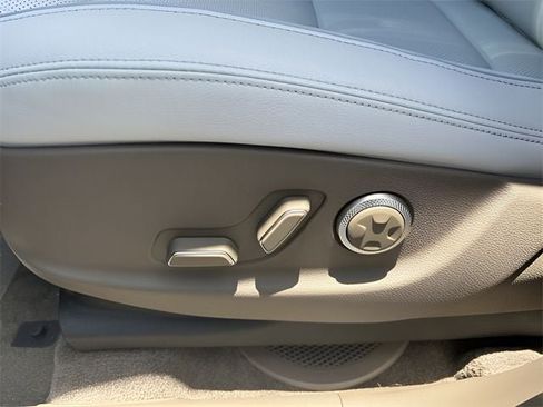 New 2026 Genesis GV70 2.5T Advanced AWD/4WD image 23