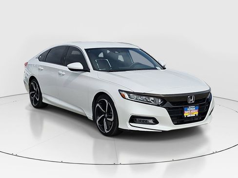 Used 2018 Honda Accord Sport image 3