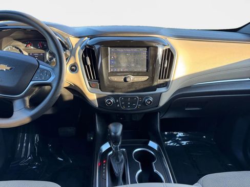 Used 2022 Chevrolet Traverse LS FWD image 14