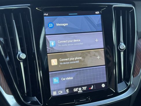 Used 2024 Volvo S60 B5 Plus image 12