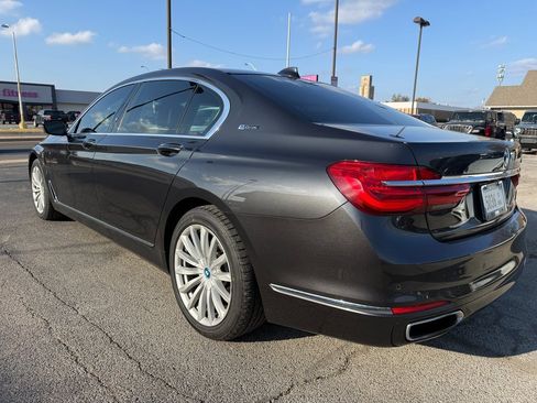 Used 2018 BMW 740e xDrive image 7