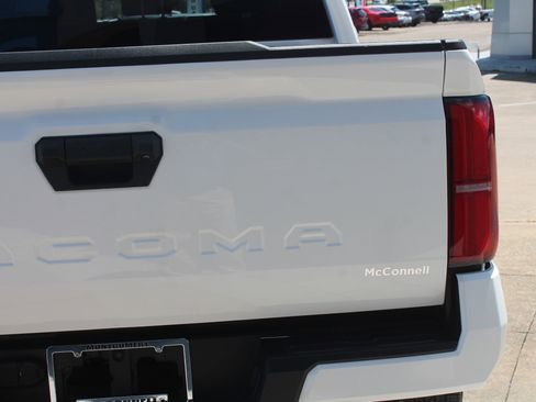 Used 2024 Toyota Tacoma 2WD Double Cab image 5