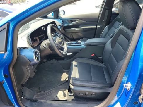 Used 2024 Chevrolet Equinox EV LT FWD image 3