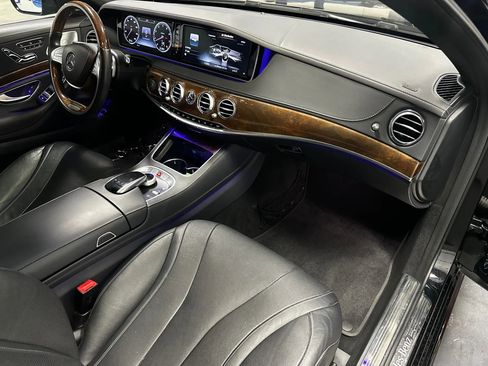 Used 2017 Mercedes-Benz S 550 Sedan image 20
