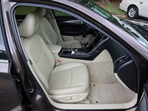 Used 2016 INFINITI Q50 3.0t Premium RWD image 16
