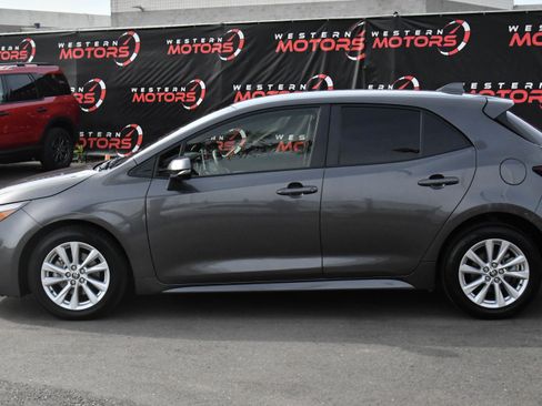 Used 2024 Toyota Corolla SE w/ SE Package image 4