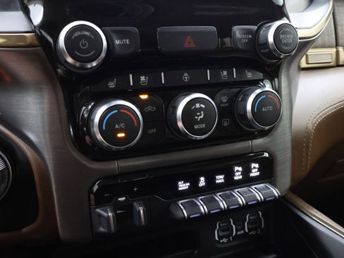 Used 2022 RAM 2500 Limited AWD/4WD image 50