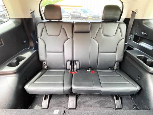 Used 2020 Kia Telluride S w/ S 8 Passenger Seating Package AWD/4WD image 14