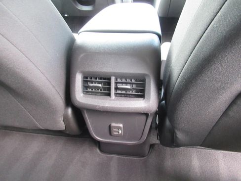 Used 2022 Chevrolet Equinox LT FWD image 30