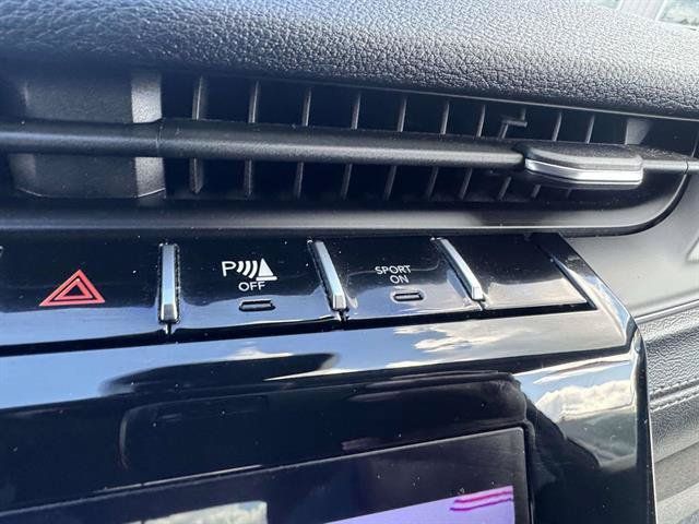 Used 2023 Jeep Grand Cherokee Laredo w/ Luxury Tech Group I AWD/4WD image 26