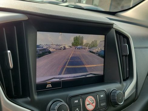 Used 2024 GMC Terrain SLT AWD/4WD image 32