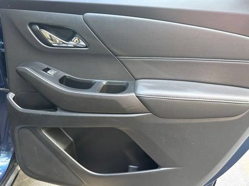 Used 2023 Chevrolet Traverse LT w/ Rear Camera Mirror Package AWD/4WD image 28