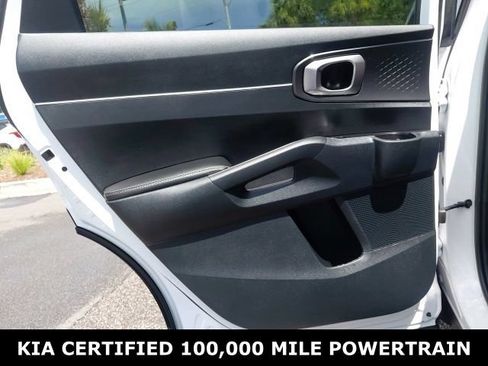 Used 2023 Kia Sorento LX FWD image 21