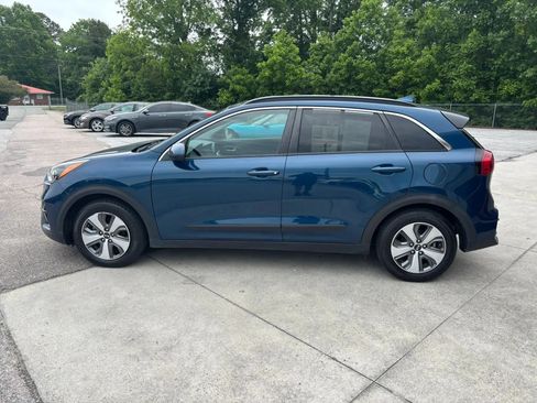 Used 2020 Kia Niro LX FWD image 9