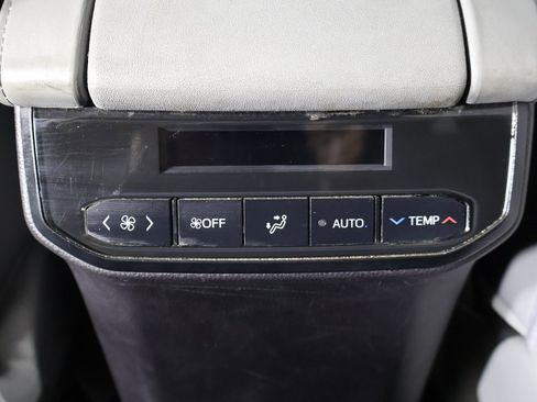 Used 2022 Toyota Highlander XLE image 55