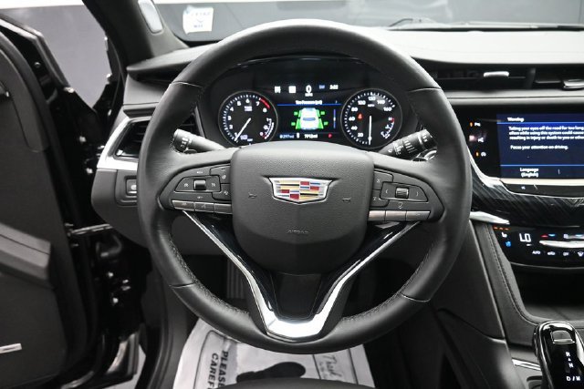 Used 2025 Cadillac XT6 Premium Luxury w/ Technology Package AWD/4WD image 15