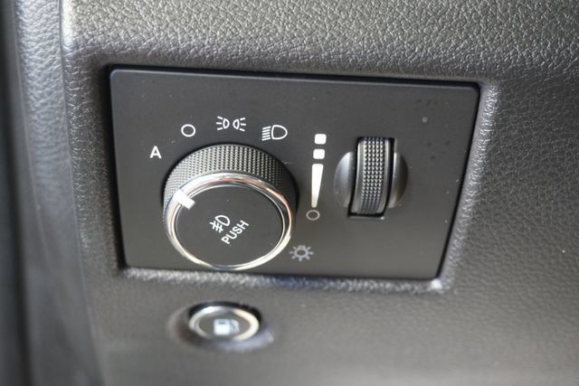 Used 2020 Jeep Grand Cherokee Limited AWD/4WD image 21