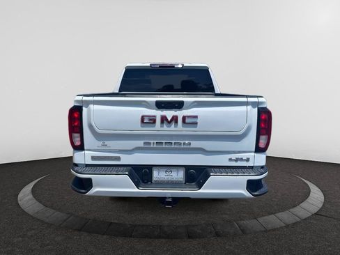 Used 2022 GMC Sierra 1500 Elevation w/ LPO, Elevation Black Package AWD/4WD image 4