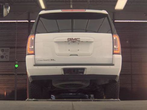 Used 2019 GMC Yukon XL SLT image 6