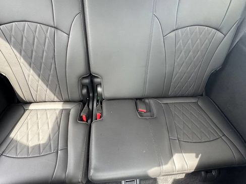 Used 2022 Buick Enclave Avenir w/ Avenir Technology Package AWD/4WD image 14